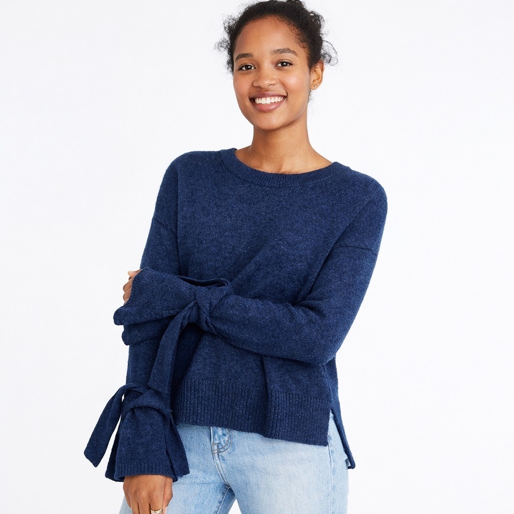 Madewell Tie-Cuff Pullover Sweater in a navy blue cotton blend